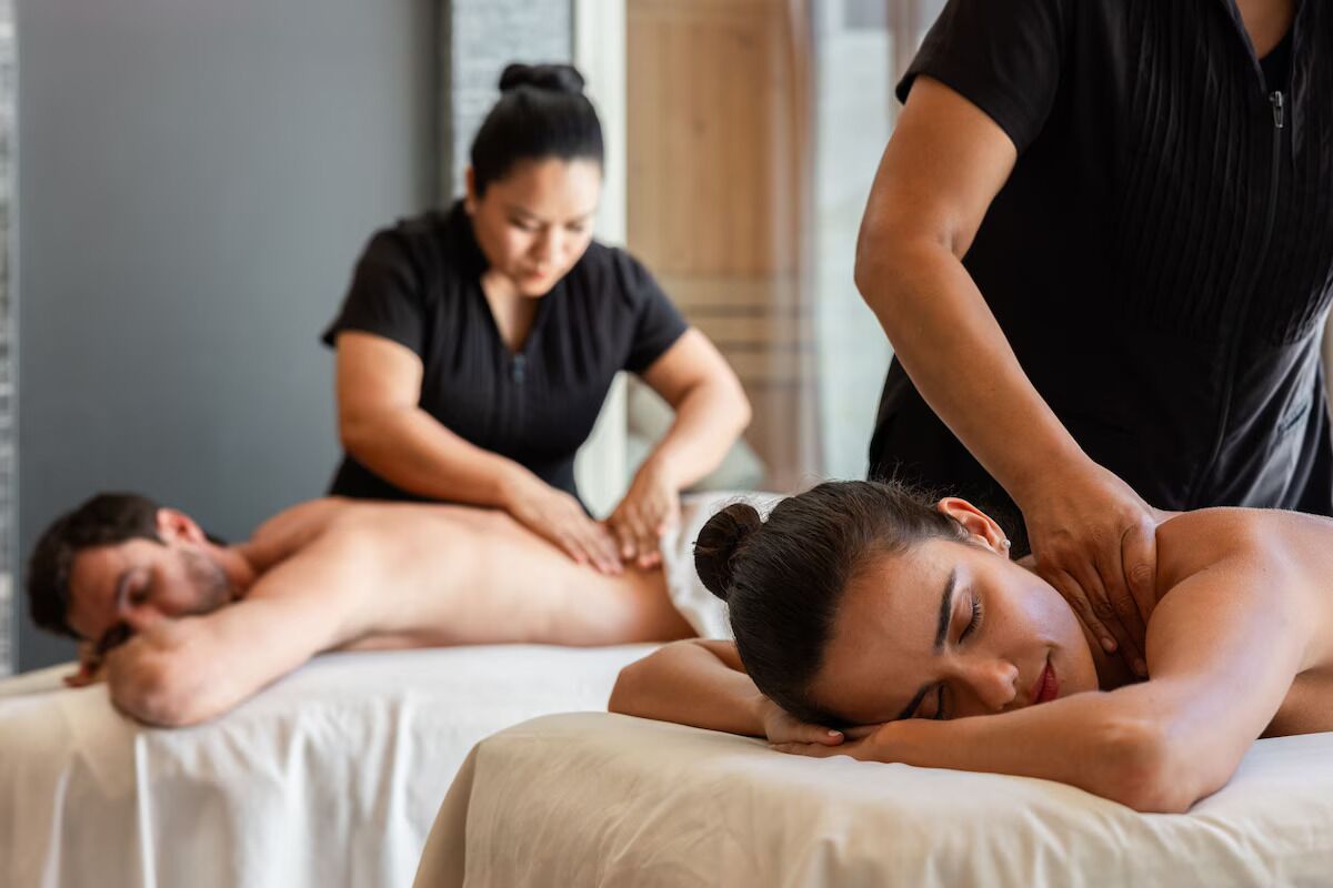 Couples treatment room(s), body treatments, deep-tissue massages