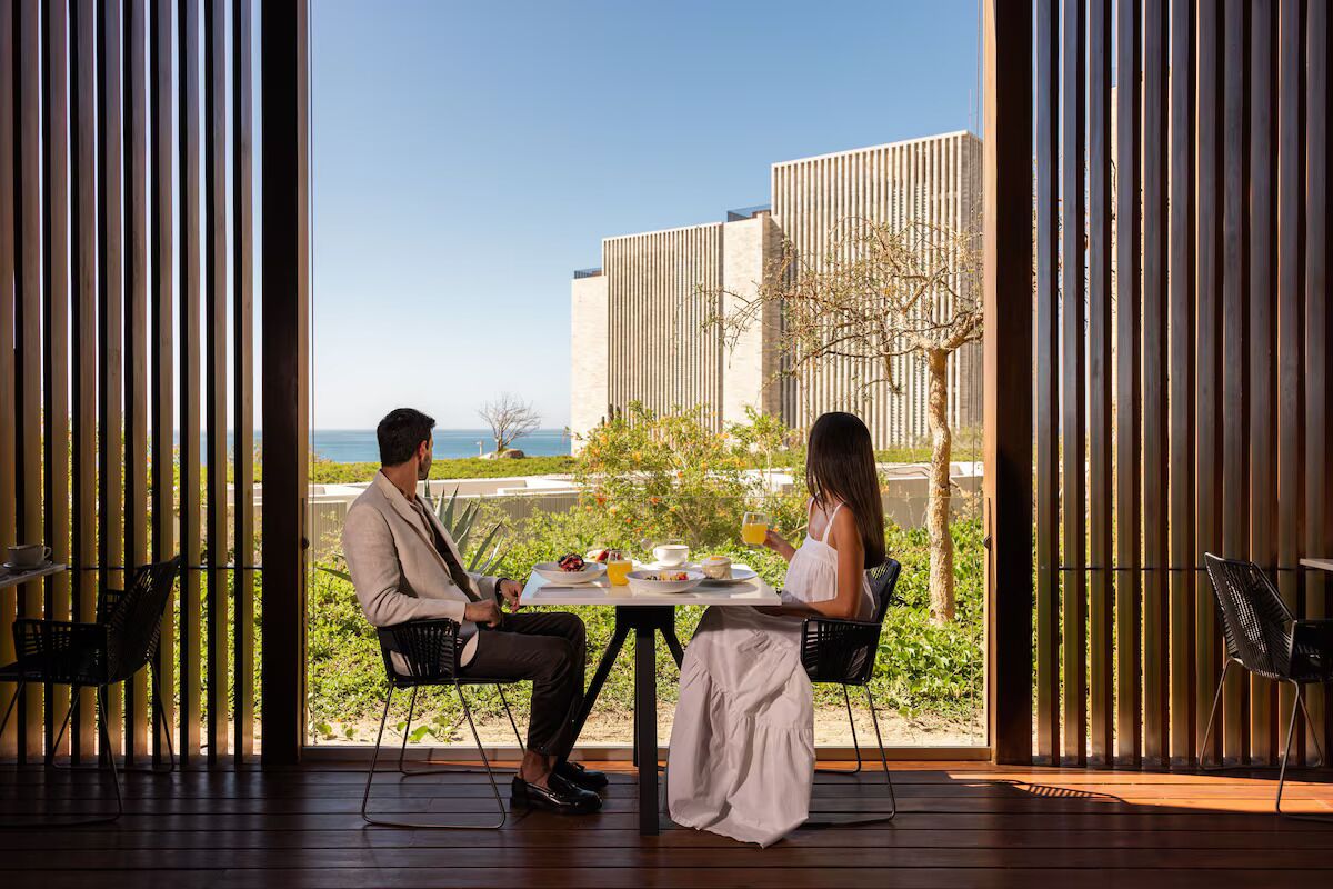 Daily buffet breakfast (USD 35 per person)