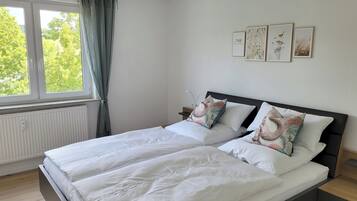 Bügeleisen/Bügelbrett, kostenloses WLAN, Bettwäsche