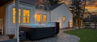 Hot Tub • Fenced Yard • Perfect Family Retreat Near Chagrin Falls