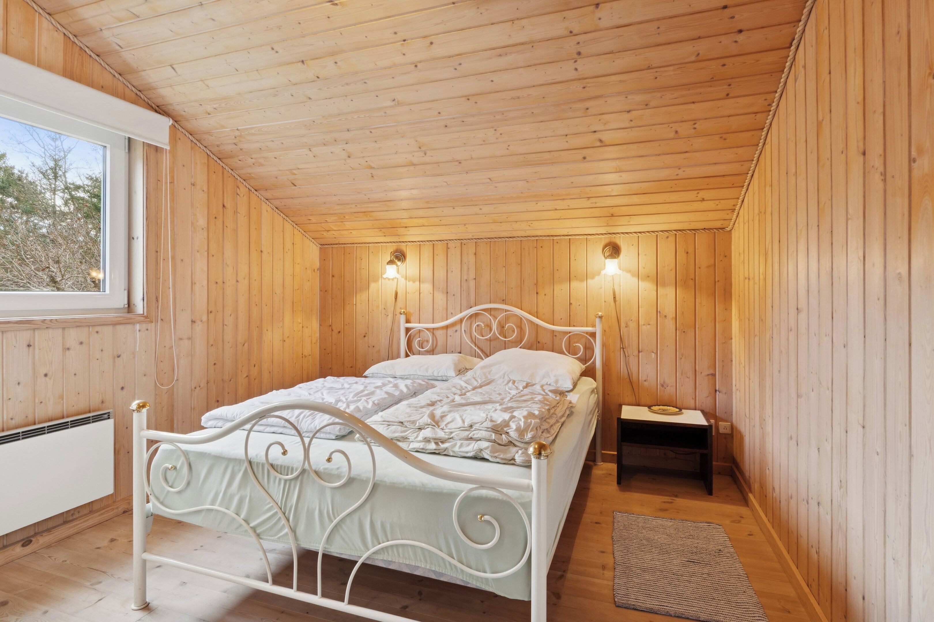 3 bedrooms, iron/ironing board, free WiFi