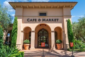 Exterior - New Luxury 1BR Stay in the Heart of Irvine (Lake Forest)