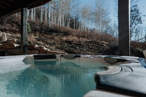 Outdoor spa tub - Cozy Cabin Getaway Above Park City With Hot Tub (Summit County)