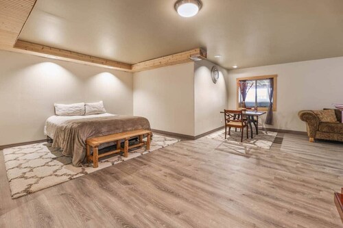 Little Hideaway: Cozy Family Haven Above Park City