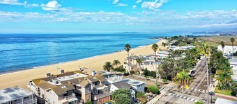 NEW!! Steps to Beach! 1-bedroom Full Condo