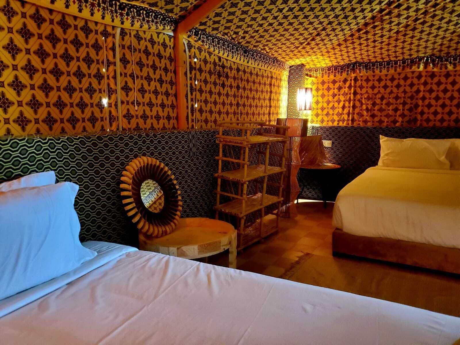 Free WiFi, bed sheets