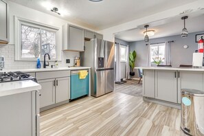 Fridge, microwave, oven, stovetop - Spacious Retreat, Pet Friendly Yard & Game Space (Columbus)