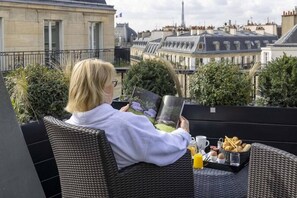 Outdoor dining - Hotel Wilson Opera (Paris)