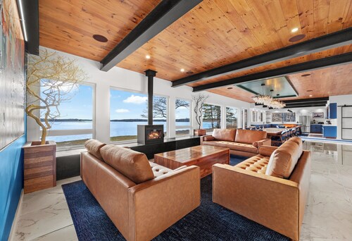 Ocean front home. 4 bedrooms, 3 baths. Gorgeous views.