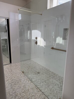 Shower, hair dryer, towels, soap - Newly Remodeled Mesa Oasis with a Sparkling Pool—Move-In Ready & Stunning! (Mesa)