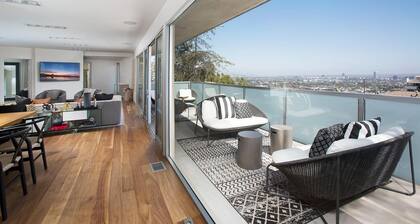 Belle Horizon - Modern Villa With Expansive Balcony and Views