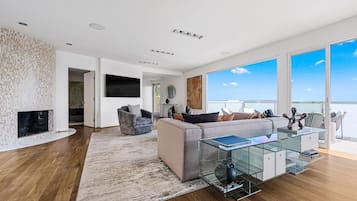 Vila superluxo, várias camas, acesso à piscina, vista para a cidade (Belle Horizon) | Área de estar