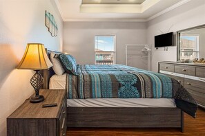 3 bedrooms, iron/ironing board, WiFi, bed sheets - Blissful Waves - Pet Friendly, Walk to the Beach! (Bolivar Peninsula)
