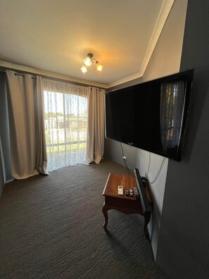 Interior - Hibiscus Haven in Eaton (Eaton)