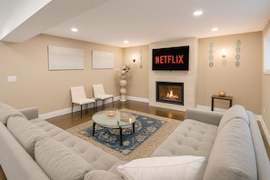 Interior - Executive 2BR Lower Suite · Private & Spacious/Near US Border (Windsor)