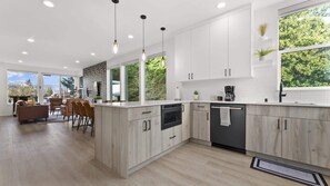 Fridge, microwave, oven, stovetop - Ballard Hangout - Arcade, Covered deck, Sleeps 10! (Seattle)