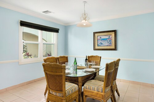 Beautiful 3 Bed/2 Bath Ocean view  - TripAdvisor winner 2016,2017,2018 and 2019!