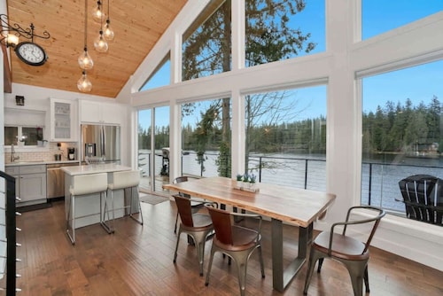 Lakefront Escape | Fire pit, Pets & Amazing Views