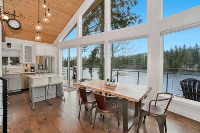 Lakefront Escape | Fire pit, Pets & Amazing Views