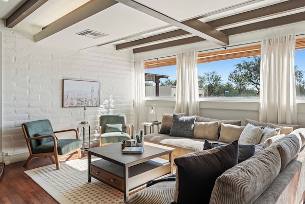 Living area - Casas Adobes Dream House! (Tucson)