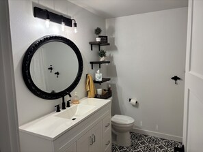 タオル、石鹸、トイレットペーパー