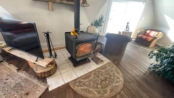 Smart TV y chimenea
