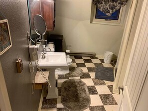 Unclassified image, 5 of 37, button