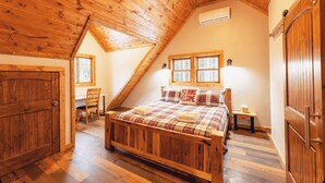 Room - PoStickNo Lodge: 6BR/6.5BA Ski-In/Out Pet-Friendly (Snowshoe)
