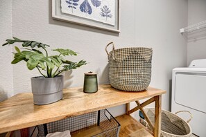 Interior - New 3 Bed/2 bath Park facing Townhome (Colorado Springs)