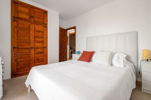 Iron/ironing board, Internet, bed sheets - Cozy 2BR Flat with Garden/pool in Nerjathe best climate in Europe ! (Nerja)