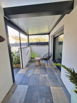 Terrace/patio - 150m² villa for 6 people with swimming pool (BISCARROSSE)