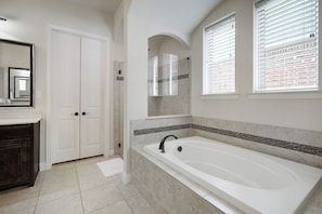 Bathroom - Spacious and Luxe 5 Star Neighborhood (Frisco)