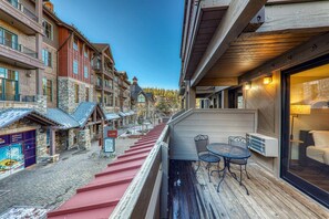 Outdoor dining - Cozy Condo in Heart of Northstar - Ski In/Ski Out - Newly Remodeled (Truckee)
