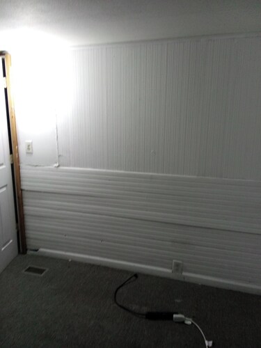 Peaceful A-bedroom mobile home with AC in Columbus