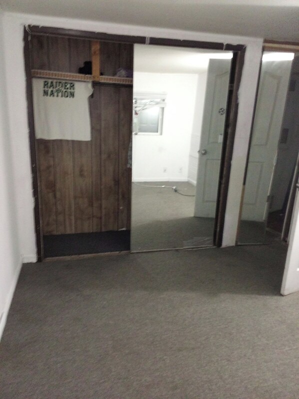 Interior - Peaceful A-bedroom mobile home with AC in Columbus (Columbus)