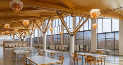 Charming 2BR Hideaway FLW District-Theater/Games/Laundry/Office/Private Backyard