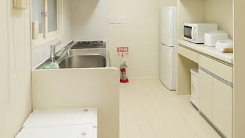 Basic House, Balcony | Private kitchen