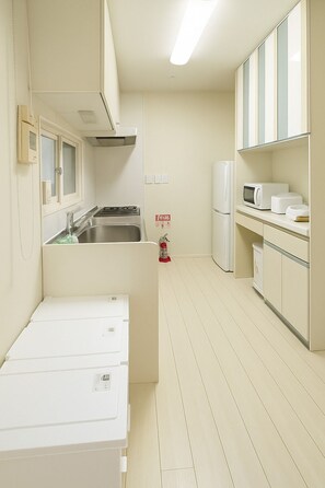 Basic House, Balcony | Private kitchen - Retreat BABA (Tokyo)