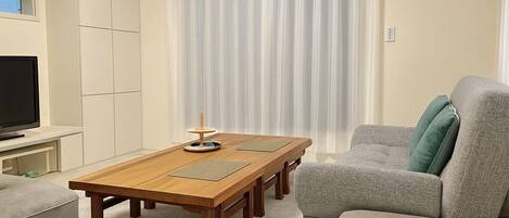 Casa básica, balcón | Zona de estar