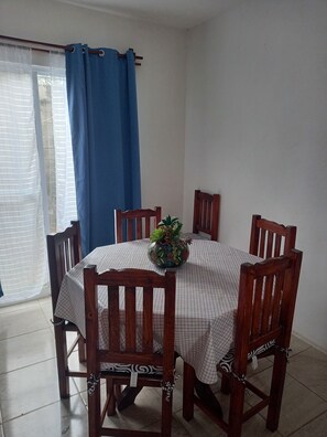 Dining - Quiet house in gated community with A/C and Pool (Paseo de las Palmas II)
