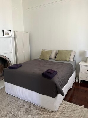 Iron/ironing board, travel cot, bed sheets - Classic Vic Park Cottage with Yard and Parking (East Victoria Park)