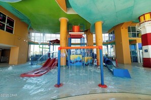Children’s area - Oceanfront Escape 14th Floor 2 Full Baths Walk-In Shower Sleeps 6 (Panama City)