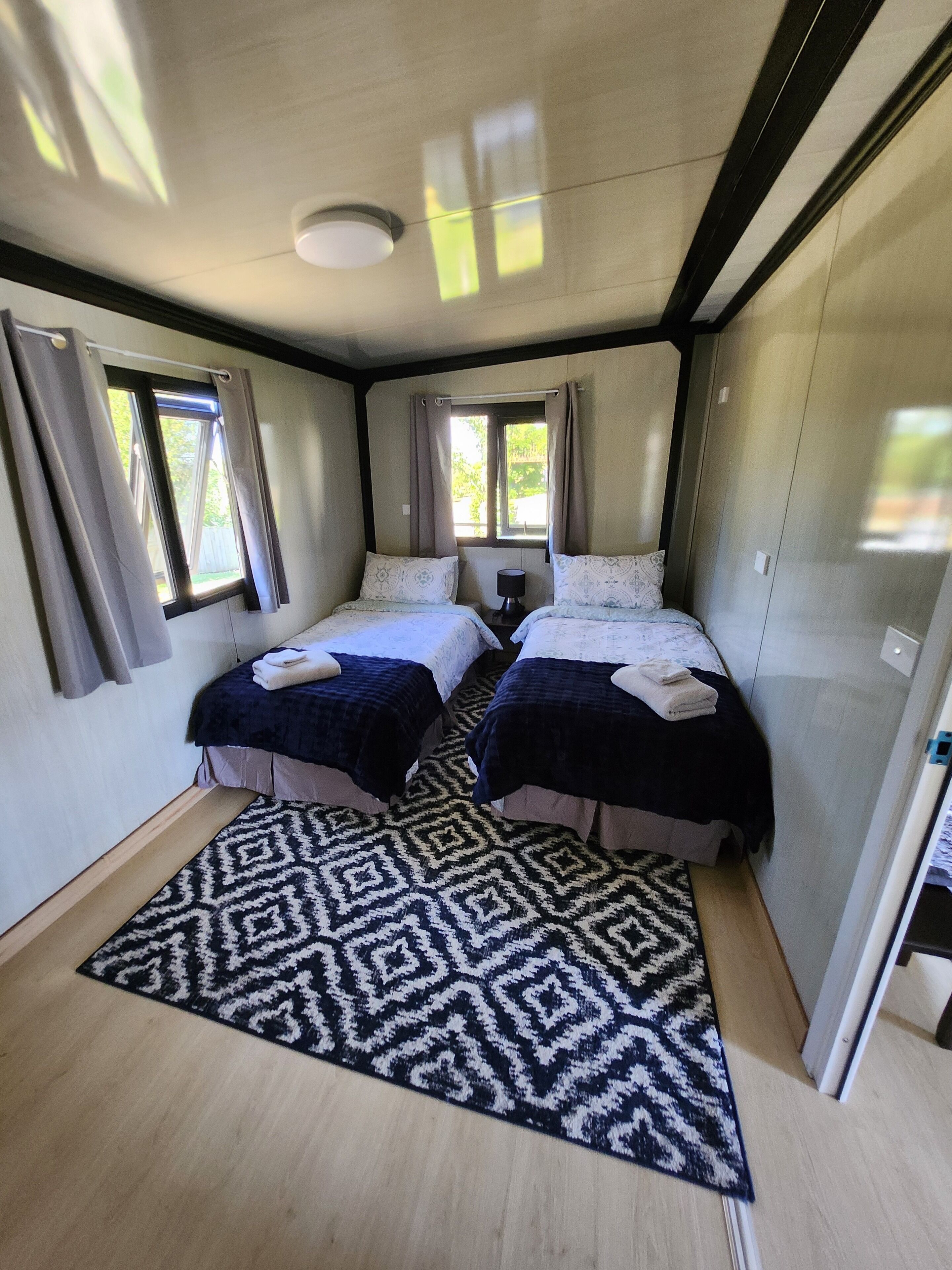 2 habitaciones, tabla de planchar con plancha y wifi gratis 