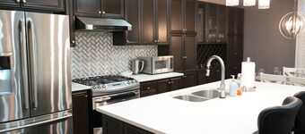 Luxury 5BR Home w/ Spa Bath