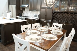 Dining - Luxury 5BR Home w/ Spa Bath (Burlington)