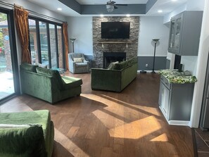 Living area - Peaceful 2-Bedroom Villa in Forest— A Relaxing Escape Near Local Gems (Tullahoma)