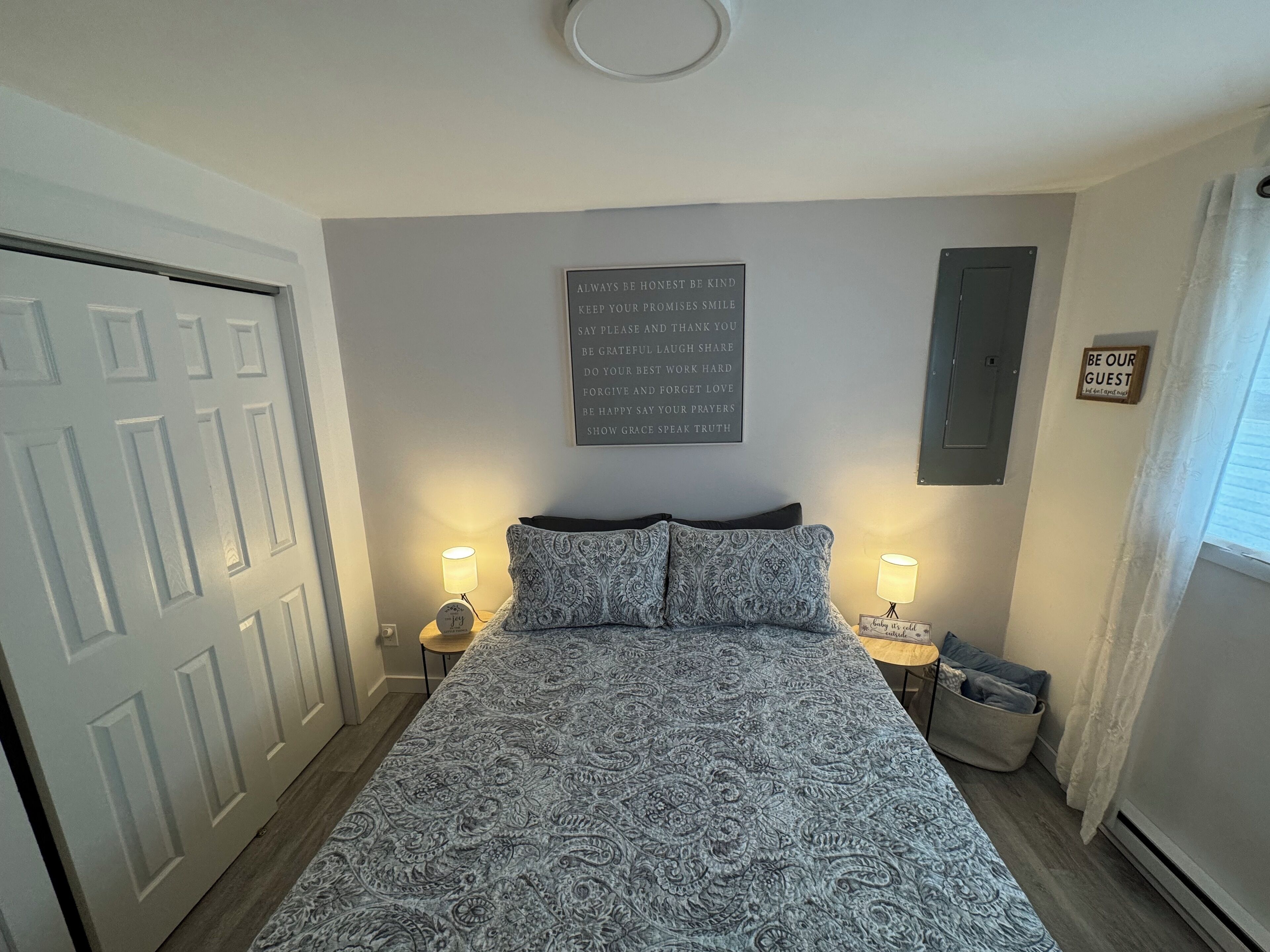 1 chambre, fer et planche à repasser, Wi-Fi gratuit, draps fournis