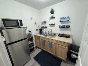 Private kitchen - Private, Cozy, Clean apartment in lovely Hyde Park (Hyde Park)