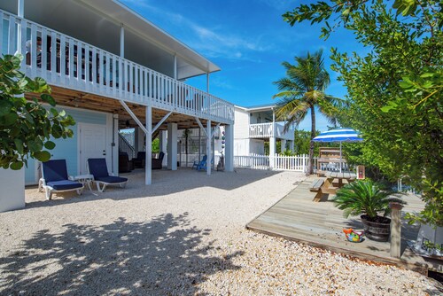 Updated Canal Home with Dock for 25' Boat, Sandbar Access & Backcountry Fishing