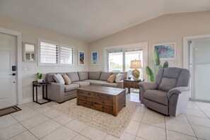 Smart TV - Updated Canal Home with Dock for 25' Boat, Sandbar Access & Backcountry Fishing (Big Pine Key)